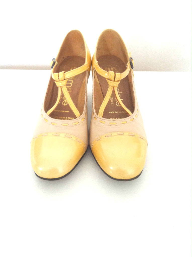 Yellow t 2025 bar shoes